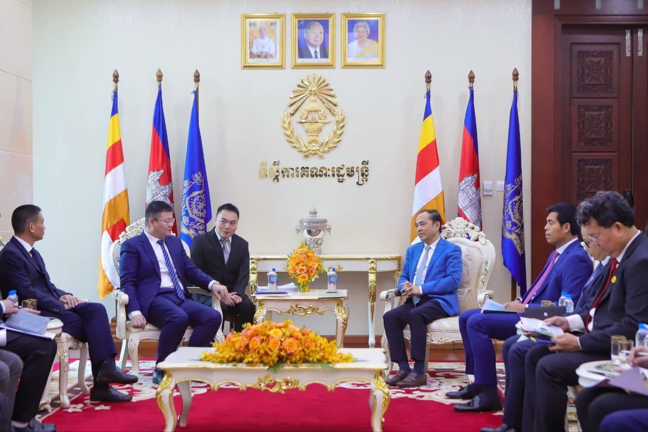 Deputy Prime Minister Vongsey Visoth Promotes Animal Feed Factory Investment in Kampong Thom